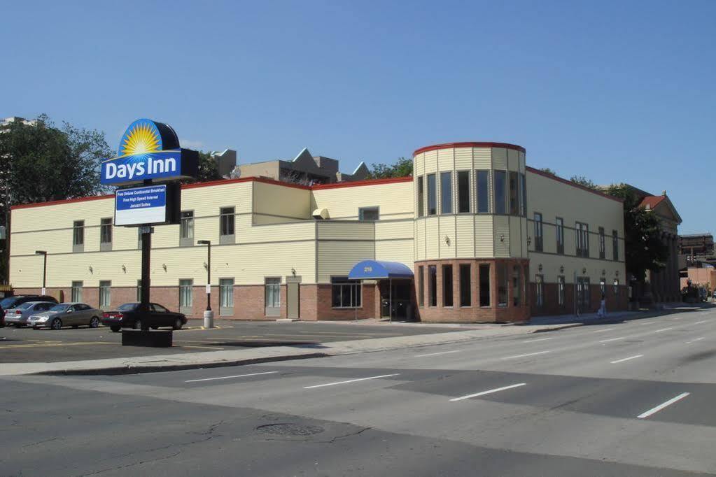 Days Inn By Wyndham Hamilton - Downtown Exterior foto